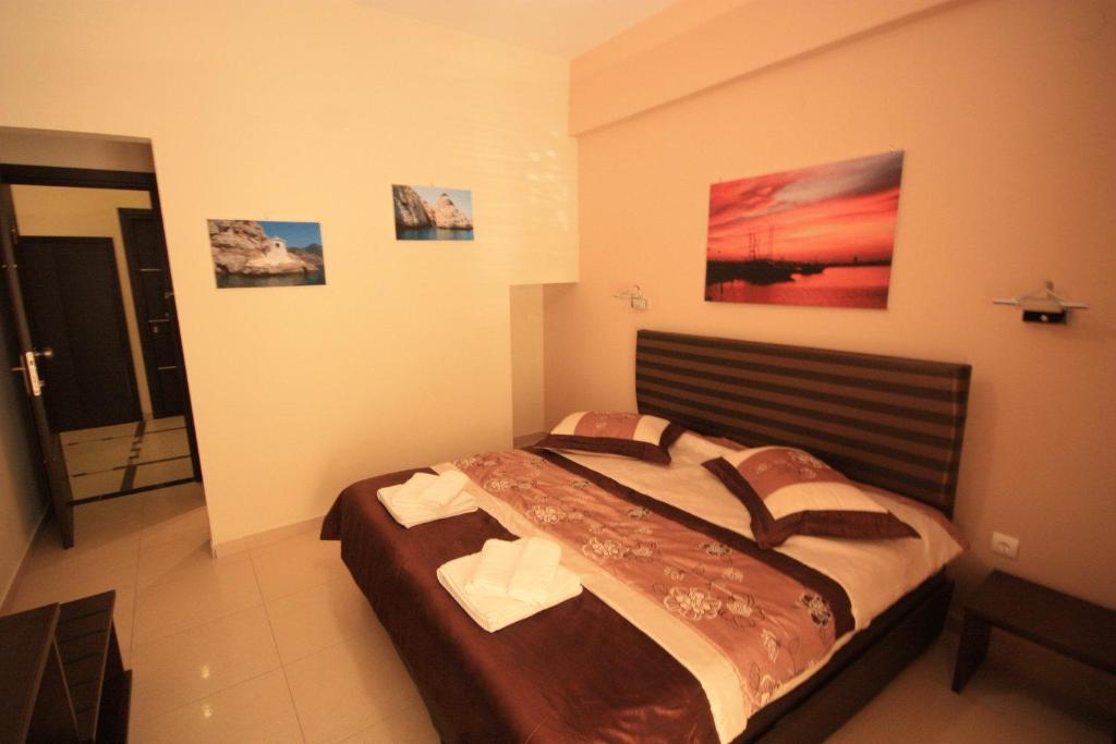Plaza Hotel Aegina Exterior photo